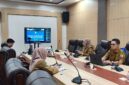Asisten II Sekretariat Daerah Provinsi Maluku Utara, Sri Haryanti Hatari saat mengikuti rapat pelaksanaan pengisian data BUMD