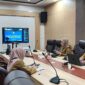 Asisten II Sekretariat Daerah Provinsi Maluku Utara, Sri Haryanti Hatari saat mengikuti rapat pelaksanaan pengisian data BUMD