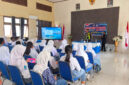 Para siswa serius mengikuti kegiatan Police goes to school yang disampaikan langsung oleh Satlantas Polres Halteng