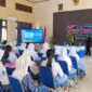 Para siswa serius mengikuti kegiatan Police goes to school yang disampaikan langsung oleh Satlantas Polres Halteng