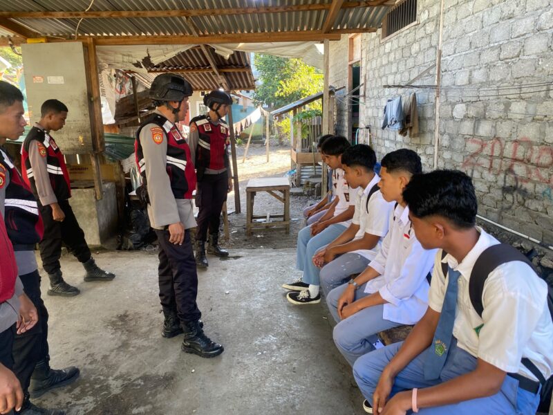 Polres Sula melaksanakan pembinaan dan dialog dengan pelajar