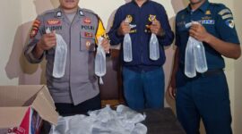 Puluhan kantong minuman keras berhasil diamnkan aparat gabungan di Pelabuhan Babang Halmahera Selatan