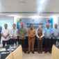 Asisten I Sekretariat Daerah Provinsi Maluku Utara, Kadri La Etje bersama Kadis Perkim Malut, Musyrifah Alhadar saat meimpin rakor singkronisasi dan harmoni data perumahan.