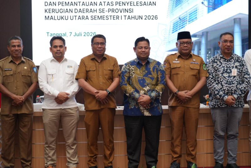Sekda Malut Samsuddin A Kadir bersam BPK Perwakilan Malut dalam kegiatan Pemantauan Tindak Lanjut Rekomendasi Hasil Pemeriksaan (TLRHP) dan Pemantauan Penyelesaian Kerugian Daerah Semester I Tahun 2026.