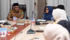 Sekda Malut, Samsuddin A Kadir saat melakukan Rakor persiapan entry meeting bersama Ombudsman Perwakilan Maluku Utara