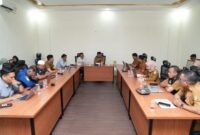 Sekda Malut pimpin rapat standarisasi anggaran event.