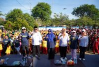 Sekda Malut, Samsuddin a Kadir mengikuti kegiatan senam literasi yang dilaksanakan oleh Dinas Kerasipan dan Perpustakan Provinsi Maluku Utara
