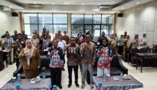 Staf Ahli Gubernur Bidang Ekonomi, Keuangan, dan Pembangunan, Abdullah Assagaf dalam kegiatan workshop eliminasi AIDS, TBS dan Malaria