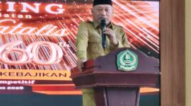 Wagub Malut Sarbin Sehe saat memberikan sambutan pada acara puncak dies natalis ke-60 IAIN Ternate