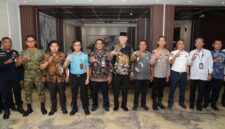 Forum koordinasi kelautan dihadiri staf Ahli Bidang Politik, Hukum, dan Pemerintahan, Fachrudin Tukuboya, Dirpolairud Polda Malut Kombes Pol Azhari Juanda, Plt Kepala Dinas Kelautan dan Perikanan Malut, Kadri La Etje unsur TNI AL, serta para stakeholders sektor kelautan dan perikanan se-Maluku Utara.