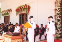 Bupati Fifian Adeningsi Mus saat memimpin upacar HUT ke-81 RI di Kabupten Kepulauan Sula
