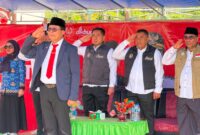 Ka Dikbud Abubakar Abdullah bersama jajaran melakukan upacara HUT ke-81 RI