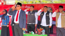 Ka Dikbud Abubakar Abdullah bersama jajaran melakukan upacara HUT ke-81 RI