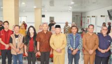 Kegiatan bakti sosial operasi transplantasi kornea dan katarak di Rumah Sakit Umum Daerah (RSUD) Chasan Boesoirie, Ternate, dibuka langsung oleh Wakil Gubernur Maluku Utara