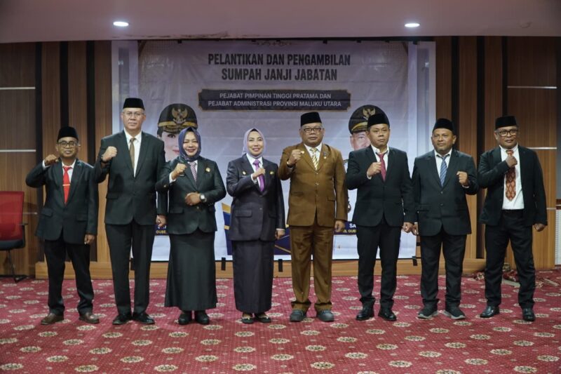 Pelantikan pejabat pimpinan tinggipratama dan pejabat administrasi oleh Sekda Malut, Samsuddin A Kadir