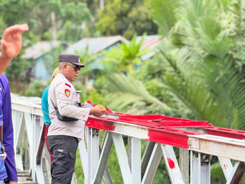 Salah satu pembangunan dilakukan Satuan Brimob Polda Maluku Utara di Desa Salube, Kecamatan Loloda, Kabupaten Halmahera Utara