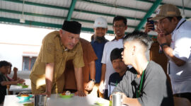 Wakil Gubernur Maluku Utara, H. Sarbin Sehe, saat melakukan kunjungan ke lokasi pembangunan sekolah rakyat di Desa Riorimbati Kabubaten Halmahera Barat, Senin (3/8/2026)