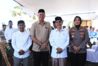 Staf Ahli Gubernur Maluku Utara Bidang Hukum, Politik, dan Pemerintahan, H. Fachrudin Tukuboya, yang mewakili Gubernur Maluku Utara, bersama Sultan Ternate dan Kapolresta Kota Ternate