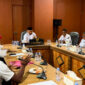 Wakil Gubernur Maluku Utara, Sarbin Sehe memimpin rapat terbatas bersama Dinas Perhubungan, Dinas Perindustrian dan Perdagangan, Dinas ESDM, serta Kerukunan Sopir Lintas (KSL) Maluku Utara