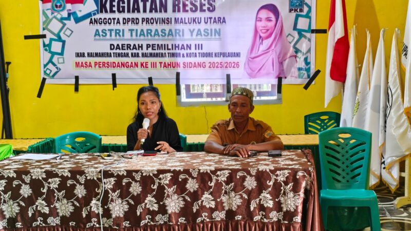 Astrid Tiarasari Yasin saat melakukan kegiatan reses di Desa Waleh
