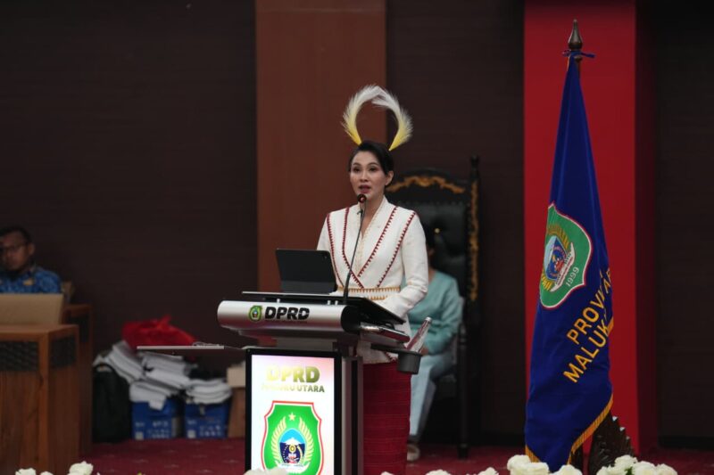 Gubernur Sherly menyampikan pidato pada Paripurna Istimewa HUT ke-27 Provinsi Maluku Utara