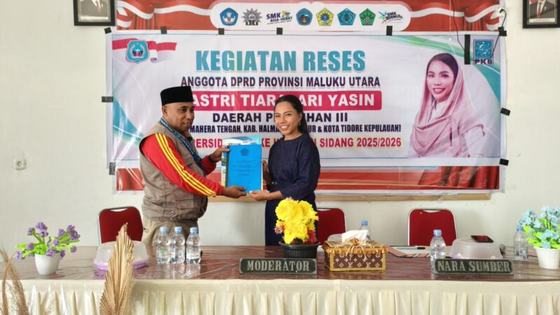 Anggota DPRD Provinsi Maluku Utara, Astri Tiarasari Yasin melakukan kunjungan reses di SMK Maritim Muhammadiyah Haltim. 